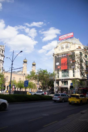 Luxury Downtown 3 Bedroom Apartment by Synagoge with Beautiful View